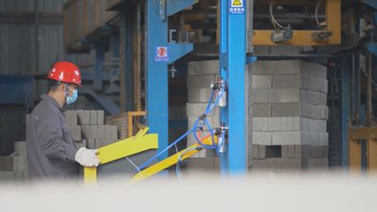 實干興普 奮勇爭先——建筑垃圾“點石成金”，首個固廢綜合利用項目落地思茅水泥磚設備